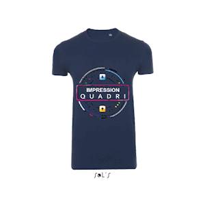 Finitions : Impression numérique quadri sur t-shirt homme Sol's modèle Impérial Fit. Couleurs aux choix (voir fiche couleur) panachage couleur possible. Avantages : L'impression numérique haute définition avec blanc de soutien permet un rendu de coul... 